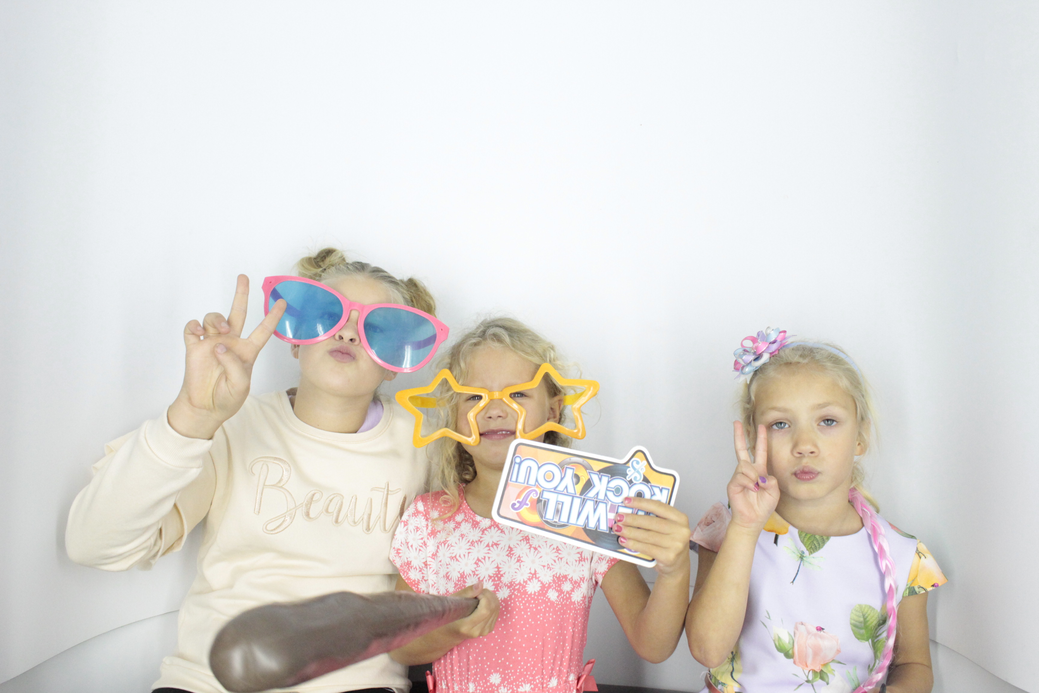 Isobel 18th Birthday Party  | View more photos from the event at gallery.myphotoboothexperience.co.uk/u/MyPhotoBoothExperienceLtd/Isobel-18th-Birthday-Party